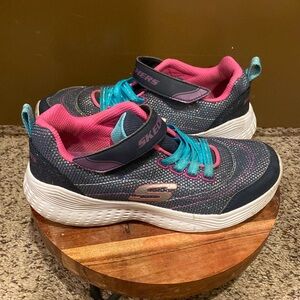 Girls sketchers size 2